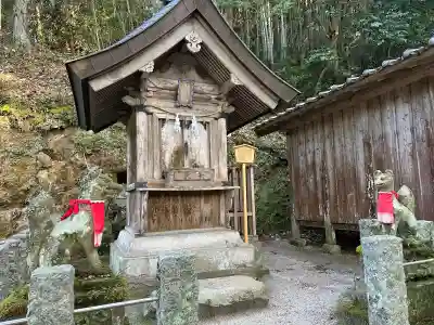 玉作湯神社の{uncategorized: "未分類", other: "その他", undefined: "問題あり", building: "その他建物", grave: "お墓", sacred_gate: "鳥居", guardian: "狛犬", statue: "像", buddha: "仏像", history: "歴史", nature: "自然", garden: "庭園", animal: "動物", pagoda: "塔", temizu: "手水舎", mountain_gate: "山門・神門", sanctuary: "本殿・本堂", subordinate: "末社・摂社", art: "芸術", scenery: "景色", jizo: "地蔵", ema: "絵馬", goshuin: "御朱印", omikuji: "おみくじ", items: "授与品その他", amulet: "お守り", goshuincho: "御朱印帳", eats: "食事", festival: "お祭り", votive_dance: "神楽", shichigosan: "七五三参", wedding: "結婚式", experience: "体験その他", initially: "初詣", around: "周辺", anti_infection: "感染症対策"}