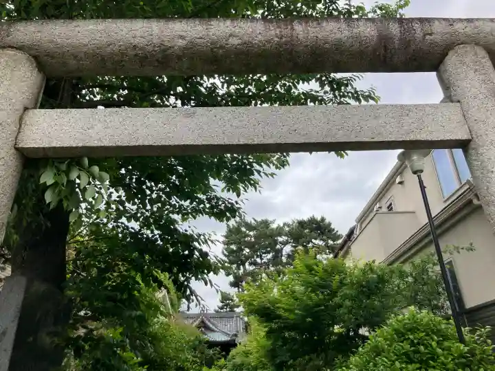 東玉川神社の{uncategorized: "未分類", other: "その他", undefined: "問題あり", building: "その他建物", grave: "お墓", sacred_gate: "鳥居", guardian: "狛犬", statue: "像", buddha: "仏像", history: "歴史", nature: "自然", garden: "庭園", animal: "動物", pagoda: "塔", temizu: "手水舎", mountain_gate: "山門・神門", sanctuary: "本殿・本堂", subordinate: "末社・摂社", art: "芸術", scenery: "景色", jizo: "地蔵", ema: "絵馬", goshuin: "御朱印", omikuji: "おみくじ", items: "授与品その他", amulet: "お守り", goshuincho: "御朱印帳", eats: "食事", festival: "お祭り", votive_dance: "神楽", shichigosan: "七五三参", wedding: "結婚式", experience: "体験その他", initially: "初詣", around: "周辺", anti_infection: "感染症対策"}