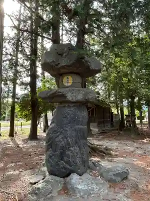 氷室五社神社の{uncategorized: "未分類", other: "その他", undefined: "問題あり", building: "その他建物", grave: "お墓", sacred_gate: "鳥居", guardian: "狛犬", statue: "像", buddha: "仏像", history: "歴史", nature: "自然", garden: "庭園", animal: "動物", pagoda: "塔", temizu: "手水舎", mountain_gate: "山門・神門", sanctuary: "本殿・本堂", subordinate: "末社・摂社", art: "芸術", scenery: "景色", jizo: "地蔵", ema: "絵馬", goshuin: "御朱印", omikuji: "おみくじ", items: "授与品その他", amulet: "お守り", goshuincho: "御朱印帳", eats: "食事", festival: "お祭り", votive_dance: "神楽", shichigosan: "七五三参", wedding: "結婚式", experience: "体験その他", initially: "初詣", around: "周辺", anti_infection: "感染症対策"}