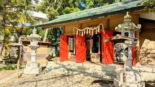 前原御嶽神社の本殿