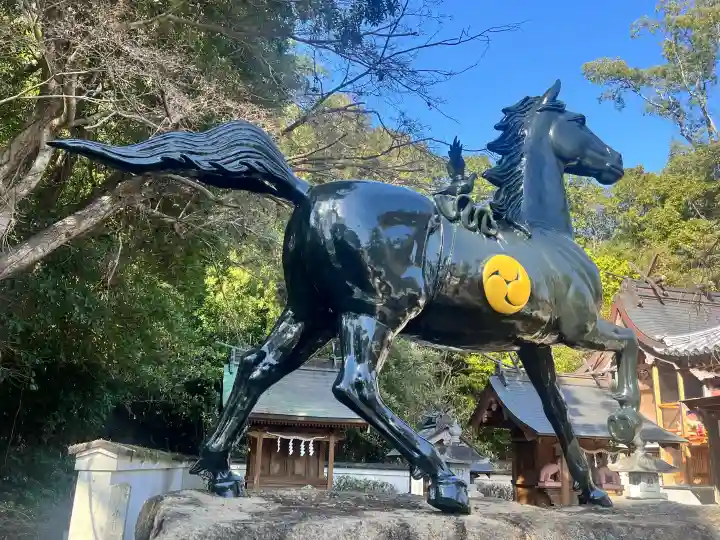 芳養八幡神社の{uncategorized: "未分類", other: "その他", undefined: "問題あり", building: "その他建物", grave: "お墓", sacred_gate: "鳥居", guardian: "狛犬", statue: "像", buddha: "仏像", history: "歴史", nature: "自然", garden: "庭園", animal: "動物", pagoda: "塔", temizu: "手水舎", mountain_gate: "山門・神門", sanctuary: "本殿・本堂", subordinate: "末社・摂社", art: "芸術", scenery: "景色", jizo: "地蔵", ema: "絵馬", goshuin: "御朱印", omikuji: "おみくじ", items: "授与品その他", amulet: "お守り", goshuincho: "御朱印帳", eats: "食事", festival: "お祭り", votive_dance: "神楽", shichigosan: "七五三参", wedding: "結婚式", experience: "体験その他", initially: "初詣", around: "周辺", anti_infection: "感染症対策"}