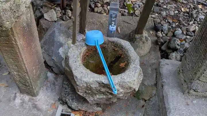白長社の手水舎