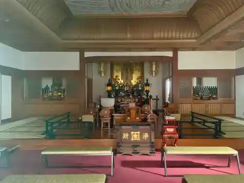 盛泰寺の{uncategorized: "未分類", other: "その他", undefined: "問題あり", building: "その他建物", grave: "お墓", sacred_gate: "鳥居", guardian: "狛犬", statue: "像", buddha: "仏像", history: "歴史", nature: "自然", garden: "庭園", animal: "動物", pagoda: "塔", temizu: "手水舎", mountain_gate: "山門・神門", sanctuary: "本殿・本堂", subordinate: "末社・摂社", art: "芸術", scenery: "景色", jizo: "地蔵", ema: "絵馬", goshuin: "御朱印", omikuji: "おみくじ", items: "授与品その他", amulet: "お守り", goshuincho: "御朱印帳", eats: "食事", festival: "お祭り", votive_dance: "神楽", shichigosan: "七五三参", wedding: "結婚式", experience: "体験その他", initially: "初詣", around: "周辺", anti_infection: "感染症対策"}