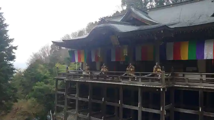 狸谷山不動院の本殿・本堂