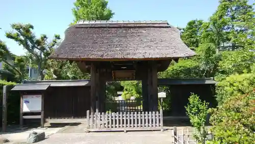 常楽寺の山門