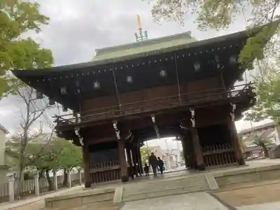 石切劔箭神社の山門・神門