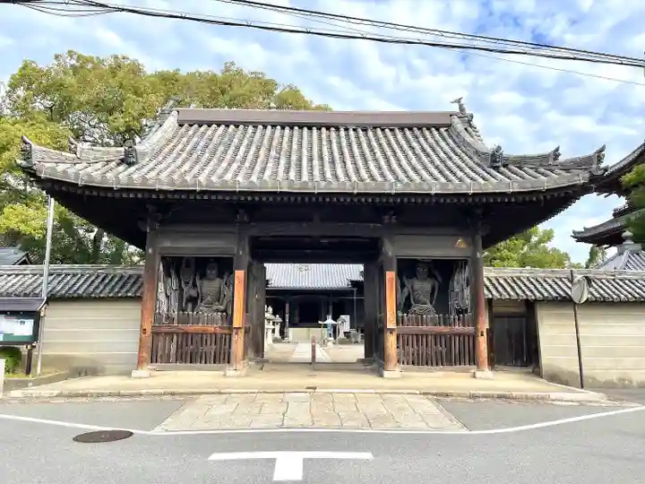 斑鳩寺の山門・神門
