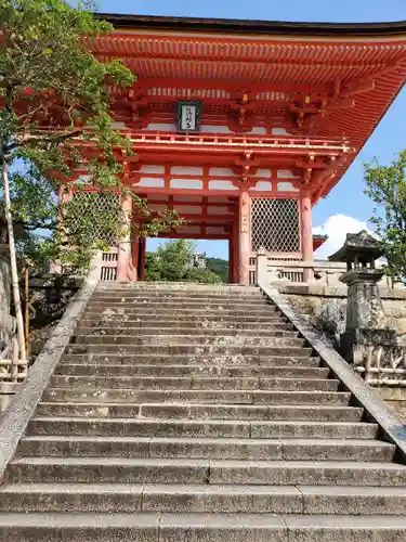 清水寺の山門・神門