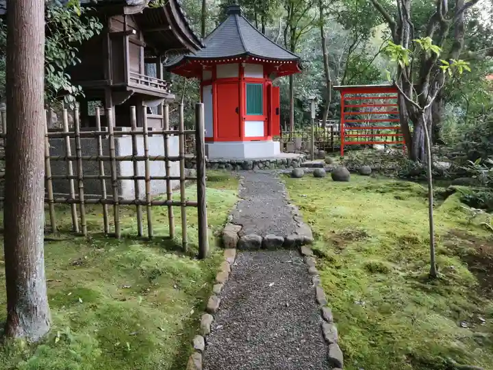 一條殿 新善光寺の末社・摂社
