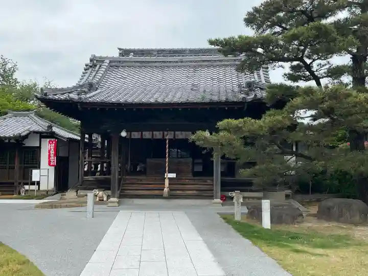 高照寺の{uncategorized: "未分類", other: "その他", undefined: "問題あり", building: "その他建物", grave: "お墓", sacred_gate: "鳥居", guardian: "狛犬", statue: "像", buddha: "仏像", history: "歴史", nature: "自然", garden: "庭園", animal: "動物", pagoda: "塔", temizu: "手水舎", mountain_gate: "山門・神門", sanctuary: "本殿・本堂", subordinate: "末社・摂社", art: "芸術", scenery: "景色", jizo: "地蔵", ema: "絵馬", goshuin: "御朱印", omikuji: "おみくじ", items: "授与品その他", amulet: "お守り", goshuincho: "御朱印帳", eats: "食事", festival: "お祭り", votive_dance: "神楽", shichigosan: "七五三参", wedding: "結婚式", experience: "体験その他", initially: "初詣", around: "周辺", anti_infection: "感染症対策"}