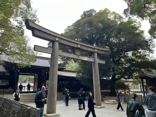 明治神宮の{uncategorized: "未分類", other: "その他", undefined: "問題あり", building: "その他建物", grave: "お墓", sacred_gate: "鳥居", guardian: "狛犬", statue: "像", buddha: "仏像", history: "歴史", nature: "自然", garden: "庭園", animal: "動物", pagoda: "塔", temizu: "手水舎", mountain_gate: "山門・神門", sanctuary: "本殿・本堂", subordinate: "末社・摂社", art: "芸術", scenery: "景色", jizo: "地蔵", ema: "絵馬", goshuin: "御朱印", omikuji: "おみくじ", items: "授与品その他", amulet: "お守り", goshuincho: "御朱印帳", eats: "食事", festival: "お祭り", votive_dance: "神楽", shichigosan: "七五三参", wedding: "結婚式", experience: "体験その他", initially: "初詣", around: "周辺", anti_infection: "感染症対策"}