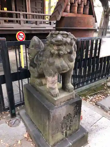 鬼子母神堂　(法明寺）の狛犬