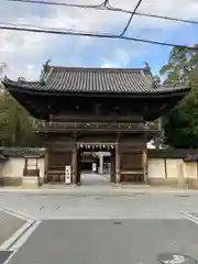 魚吹八幡神社の山門