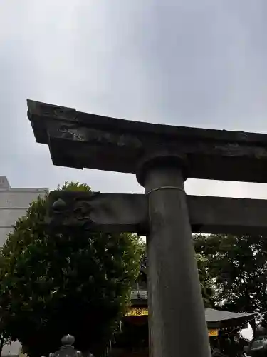 歌懸稲荷神社の{uncategorized: "未分類", other: "その他", undefined: "問題あり", building: "その他建物", grave: "お墓", sacred_gate: "鳥居", guardian: "狛犬", statue: "像", buddha: "仏像", history: "歴史", nature: "自然", garden: "庭園", animal: "動物", pagoda: "塔", temizu: "手水舎", mountain_gate: "山門・神門", sanctuary: "本殿・本堂", subordinate: "末社・摂社", art: "芸術", scenery: "景色", jizo: "地蔵", ema: "絵馬", goshuin: "御朱印", omikuji: "おみくじ", items: "授与品その他", amulet: "お守り", goshuincho: "御朱印帳", eats: "食事", festival: "お祭り", votive_dance: "神楽", shichigosan: "七五三参", wedding: "結婚式", experience: "体験その他", initially: "初詣", around: "周辺", anti_infection: "感染症対策"}