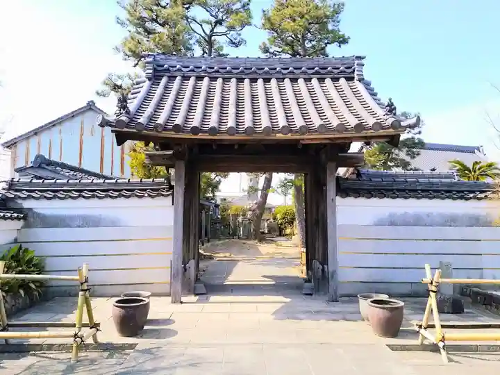林泉寺の山門・神門