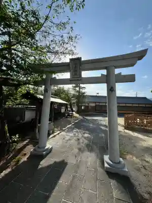 名古曽蛭子神社の{uncategorized: "未分類", other: "その他", undefined: "問題あり", building: "その他建物", grave: "お墓", sacred_gate: "鳥居", guardian: "狛犬", statue: "像", buddha: "仏像", history: "歴史", nature: "自然", garden: "庭園", animal: "動物", pagoda: "塔", temizu: "手水舎", mountain_gate: "山門・神門", sanctuary: "本殿・本堂", subordinate: "末社・摂社", art: "芸術", scenery: "景色", jizo: "地蔵", ema: "絵馬", goshuin: "御朱印", omikuji: "おみくじ", items: "授与品その他", amulet: "お守り", goshuincho: "御朱印帳", eats: "食事", festival: "お祭り", votive_dance: "神楽", shichigosan: "七五三参", wedding: "結婚式", experience: "体験その他", initially: "初詣", around: "周辺", anti_infection: "感染症対策"}