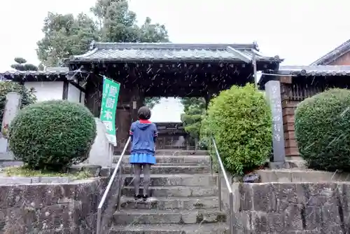 願行寺の山門・神門