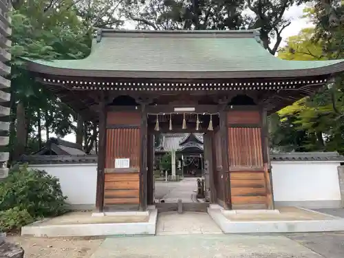 小宅神社の山門