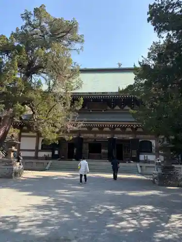 円覚寺の{uncategorized: "未分類", other: "その他", undefined: "問題あり", building: "その他建物", grave: "お墓", sacred_gate: "鳥居", guardian: "狛犬", statue: "像", buddha: "仏像", history: "歴史", nature: "自然", garden: "庭園", animal: "動物", pagoda: "塔", temizu: "手水舎", mountain_gate: "山門・神門", sanctuary: "本殿・本堂", subordinate: "末社・摂社", art: "芸術", scenery: "景色", jizo: "地蔵", ema: "絵馬", goshuin: "御朱印", omikuji: "おみくじ", items: "授与品その他", amulet: "お守り", goshuincho: "御朱印帳", eats: "食事", festival: "お祭り", votive_dance: "神楽", shichigosan: "七五三参", wedding: "結婚式", experience: "体験その他", initially: "初詣", around: "周辺", anti_infection: "感染症対策"}