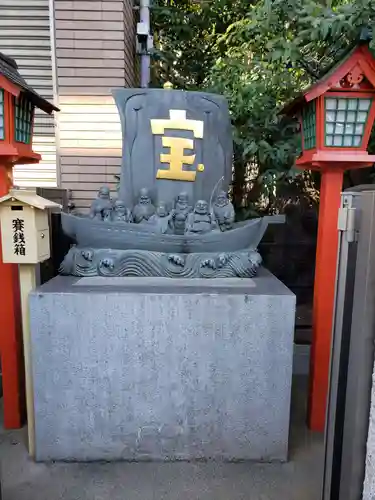 十番稲荷神社の像