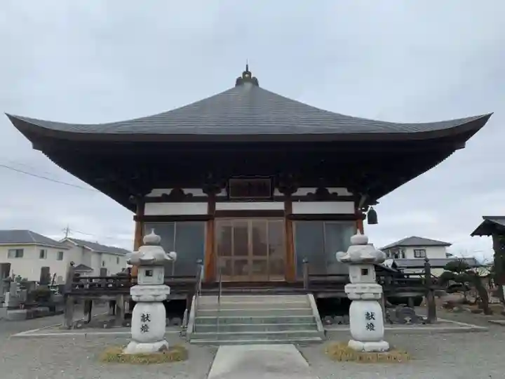 興蔵寺の本殿・本堂