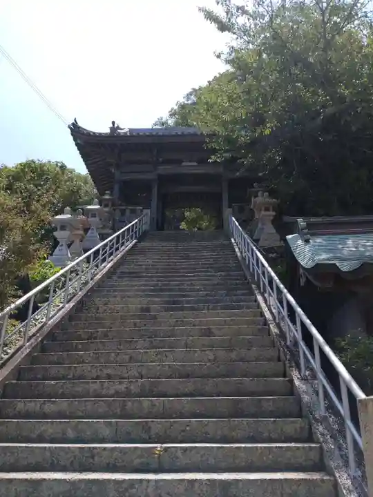 沼島八幡神社の山門・神門
