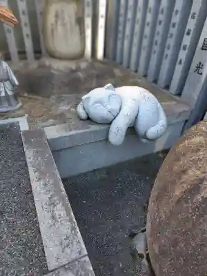 荻窪白山神社の{uncategorized: "未分類", other: "その他", undefined: "問題あり", building: "その他建物", grave: "お墓", sacred_gate: "鳥居", guardian: "狛犬", statue: "像", buddha: "仏像", history: "歴史", nature: "自然", garden: "庭園", animal: "動物", pagoda: "塔", temizu: "手水舎", mountain_gate: "山門・神門", sanctuary: "本殿・本堂", subordinate: "末社・摂社", art: "芸術", scenery: "景色", jizo: "地蔵", ema: "絵馬", goshuin: "御朱印", omikuji: "おみくじ", items: "授与品その他", amulet: "お守り", goshuincho: "御朱印帳", eats: "食事", festival: "お祭り", votive_dance: "神楽", shichigosan: "七五三参", wedding: "結婚式", experience: "体験その他", initially: "初詣", around: "周辺", anti_infection: "感染症対策"}