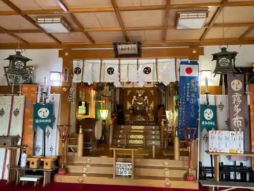 霧多布神社の本殿