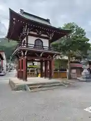 円城寺の山門