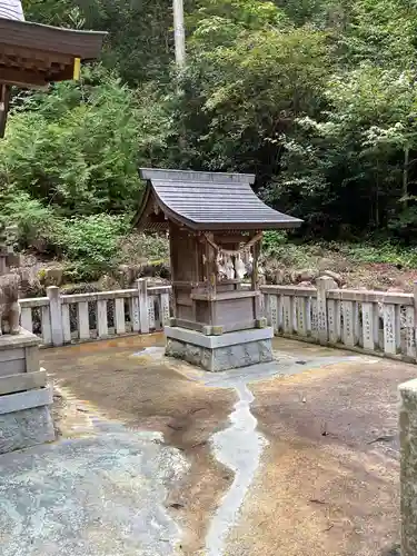 神明神社（根村）の末社・摂社