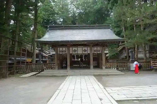 諏訪大社の本殿・本堂