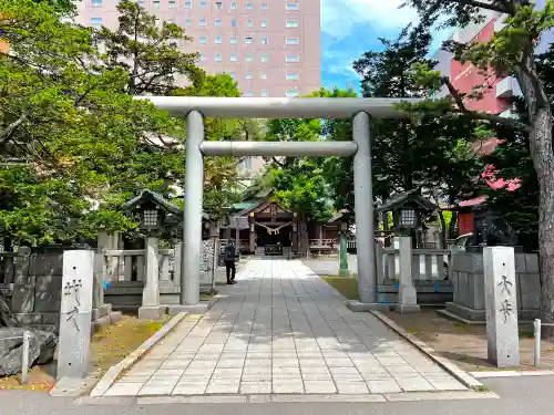 三吉神社の鳥居