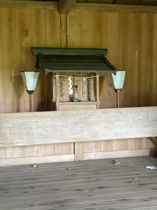 野中山之神社の{uncategorized: "未分類", other: "その他", undefined: "問題あり", building: "その他建物", grave: "お墓", sacred_gate: "鳥居", guardian: "狛犬", statue: "像", buddha: "仏像", history: "歴史", nature: "自然", garden: "庭園", animal: "動物", pagoda: "塔", temizu: "手水舎", mountain_gate: "山門・神門", sanctuary: "本殿・本堂", subordinate: "末社・摂社", art: "芸術", scenery: "景色", jizo: "地蔵", ema: "絵馬", goshuin: "御朱印", omikuji: "おみくじ", items: "授与品その他", amulet: "お守り", goshuincho: "御朱印帳", eats: "食事", festival: "お祭り", votive_dance: "神楽", shichigosan: "七五三参", wedding: "結婚式", experience: "体験その他", initially: "初詣", around: "周辺", anti_infection: "感染症対策"}
