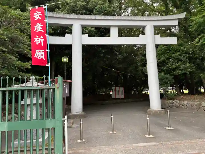 福岡縣護國神社の{uncategorized: "未分類", other: "その他", undefined: "問題あり", building: "その他建物", grave: "お墓", sacred_gate: "鳥居", guardian: "狛犬", statue: "像", buddha: "仏像", history: "歴史", nature: "自然", garden: "庭園", animal: "動物", pagoda: "塔", temizu: "手水舎", mountain_gate: "山門・神門", sanctuary: "本殿・本堂", subordinate: "末社・摂社", art: "芸術", scenery: "景色", jizo: "地蔵", ema: "絵馬", goshuin: "御朱印", omikuji: "おみくじ", items: "授与品その他", amulet: "お守り", goshuincho: "御朱印帳", eats: "食事", festival: "お祭り", votive_dance: "神楽", shichigosan: "七五三参", wedding: "結婚式", experience: "体験その他", initially: "初詣", around: "周辺", anti_infection: "感染症対策"}