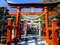 三軒地稲荷神社の鳥居