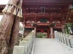 牛伏寺の山門