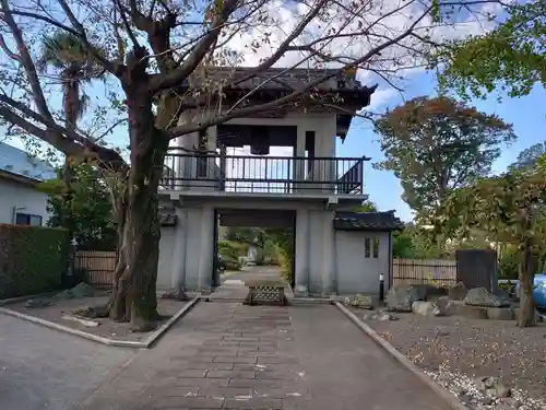 法華寺の山門