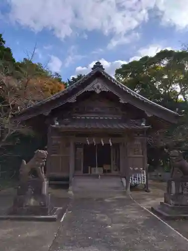 鎮懐石八幡宮の本殿