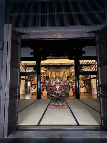 長勝寺の{uncategorized: "未分類", other: "その他", undefined: "問題あり", building: "その他建物", grave: "お墓", sacred_gate: "鳥居", guardian: "狛犬", statue: "像", buddha: "仏像", history: "歴史", nature: "自然", garden: "庭園", animal: "動物", pagoda: "塔", temizu: "手水舎", mountain_gate: "山門・神門", sanctuary: "本殿・本堂", subordinate: "末社・摂社", art: "芸術", scenery: "景色", jizo: "地蔵", ema: "絵馬", goshuin: "御朱印", omikuji: "おみくじ", items: "授与品その他", amulet: "お守り", goshuincho: "御朱印帳", eats: "食事", festival: "お祭り", votive_dance: "神楽", shichigosan: "七五三参", wedding: "結婚式", experience: "体験その他", initially: "初詣", around: "周辺", anti_infection: "感染症対策"}