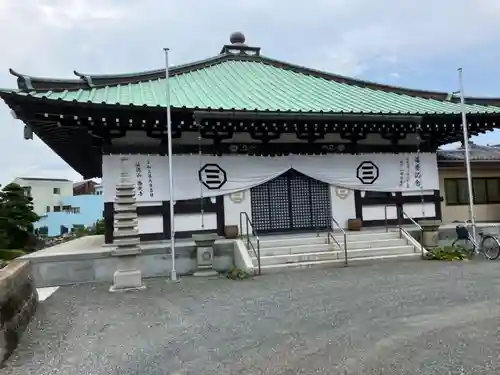 西光寺の本殿