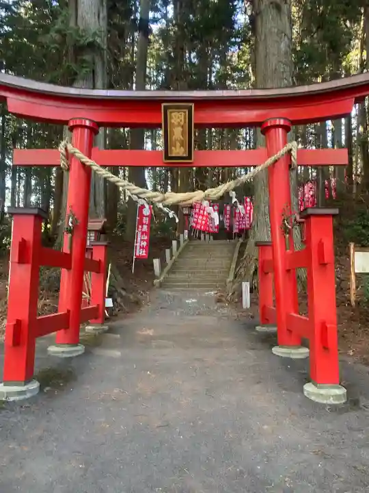 羽黒山神社の{uncategorized: "未分類", other: "その他", undefined: "問題あり", building: "その他建物", grave: "お墓", sacred_gate: "鳥居", guardian: "狛犬", statue: "像", buddha: "仏像", history: "歴史", nature: "自然", garden: "庭園", animal: "動物", pagoda: "塔", temizu: "手水舎", mountain_gate: "山門・神門", sanctuary: "本殿・本堂", subordinate: "末社・摂社", art: "芸術", scenery: "景色", jizo: "地蔵", ema: "絵馬", goshuin: "御朱印", omikuji: "おみくじ", items: "授与品その他", amulet: "お守り", goshuincho: "御朱印帳", eats: "食事", festival: "お祭り", votive_dance: "神楽", shichigosan: "七五三参", wedding: "結婚式", experience: "体験その他", initially: "初詣", around: "周辺", anti_infection: "感染症対策"}