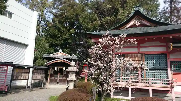 西院春日神社の末社・摂社