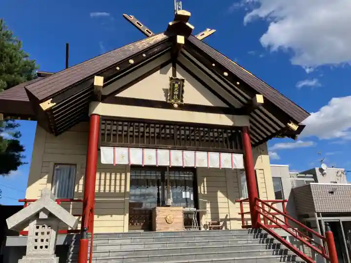 新川皇大神社の本殿・本堂
