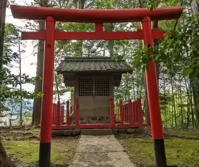 尾白稲荷神社(岐阜県)