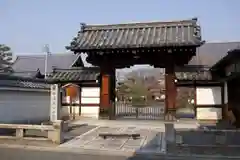 阿弥陀寺の山門