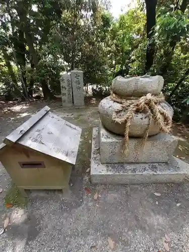 交野天神社の{uncategorized: "未分類", other: "その他", undefined: "問題あり", building: "その他建物", grave: "お墓", sacred_gate: "鳥居", guardian: "狛犬", statue: "像", buddha: "仏像", history: "歴史", nature: "自然", garden: "庭園", animal: "動物", pagoda: "塔", temizu: "手水舎", mountain_gate: "山門・神門", sanctuary: "本殿・本堂", subordinate: "末社・摂社", art: "芸術", scenery: "景色", jizo: "地蔵", ema: "絵馬", goshuin: "御朱印", omikuji: "おみくじ", items: "授与品その他", amulet: "お守り", goshuincho: "御朱印帳", eats: "食事", festival: "お祭り", votive_dance: "神楽", shichigosan: "七五三参", wedding: "結婚式", experience: "体験その他", initially: "初詣", around: "周辺", anti_infection: "感染症対策"}