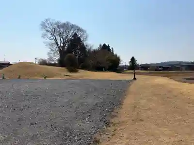 無量光院跡の{uncategorized: "未分類", other: "その他", undefined: "問題あり", building: "その他建物", grave: "お墓", sacred_gate: "鳥居", guardian: "狛犬", statue: "像", buddha: "仏像", history: "歴史", nature: "自然", garden: "庭園", animal: "動物", pagoda: "塔", temizu: "手水舎", mountain_gate: "山門・神門", sanctuary: "本殿・本堂", subordinate: "末社・摂社", art: "芸術", scenery: "景色", jizo: "地蔵", ema: "絵馬", goshuin: "御朱印", omikuji: "おみくじ", items: "授与品その他", amulet: "お守り", goshuincho: "御朱印帳", eats: "食事", festival: "お祭り", votive_dance: "神楽", shichigosan: "七五三参", wedding: "結婚式", experience: "体験その他", initially: "初詣", around: "周辺", anti_infection: "感染症対策"}