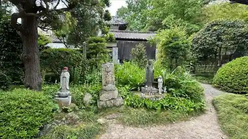 菊水寺の庭園