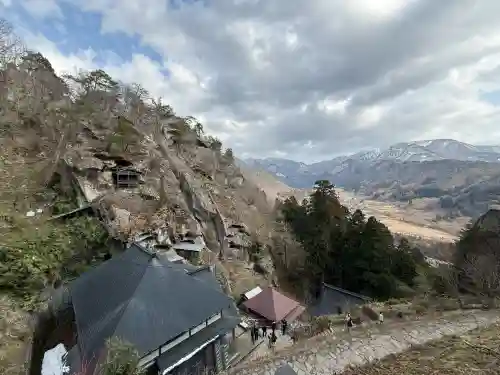 宝珠山 立石寺の{uncategorized: "未分類", other: "その他", undefined: "問題あり", building: "その他建物", grave: "お墓", sacred_gate: "鳥居", guardian: "狛犬", statue: "像", buddha: "仏像", history: "歴史", nature: "自然", garden: "庭園", animal: "動物", pagoda: "塔", temizu: "手水舎", mountain_gate: "山門・神門", sanctuary: "本殿・本堂", subordinate: "末社・摂社", art: "芸術", scenery: "景色", jizo: "地蔵", ema: "絵馬", goshuin: "御朱印", omikuji: "おみくじ", items: "授与品その他", amulet: "お守り", goshuincho: "御朱印帳", eats: "食事", festival: "お祭り", votive_dance: "神楽", shichigosan: "七五三参", wedding: "結婚式", experience: "体験その他", initially: "初詣", around: "周辺", anti_infection: "感染症対策"}
