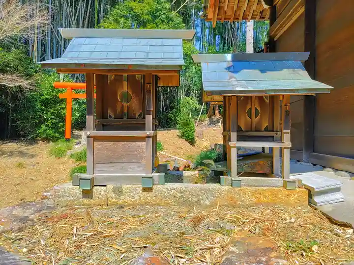 神明白山社相殿(杁下)の末社・摂社